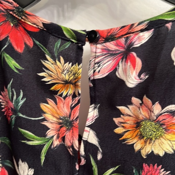 Karen Kane Ruffle Hem Tank - Picture 5 of 8